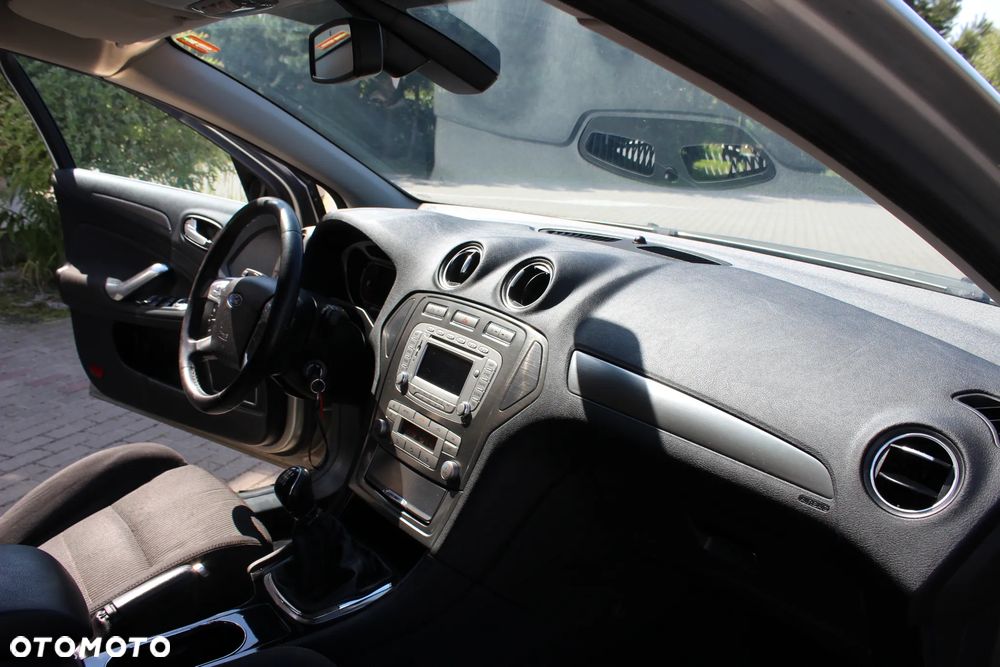 Ford Mondeo - 24
