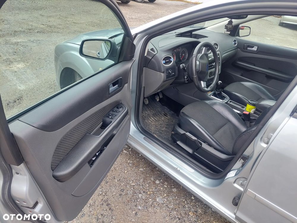 Ford Focus 2.0 Sport - 8