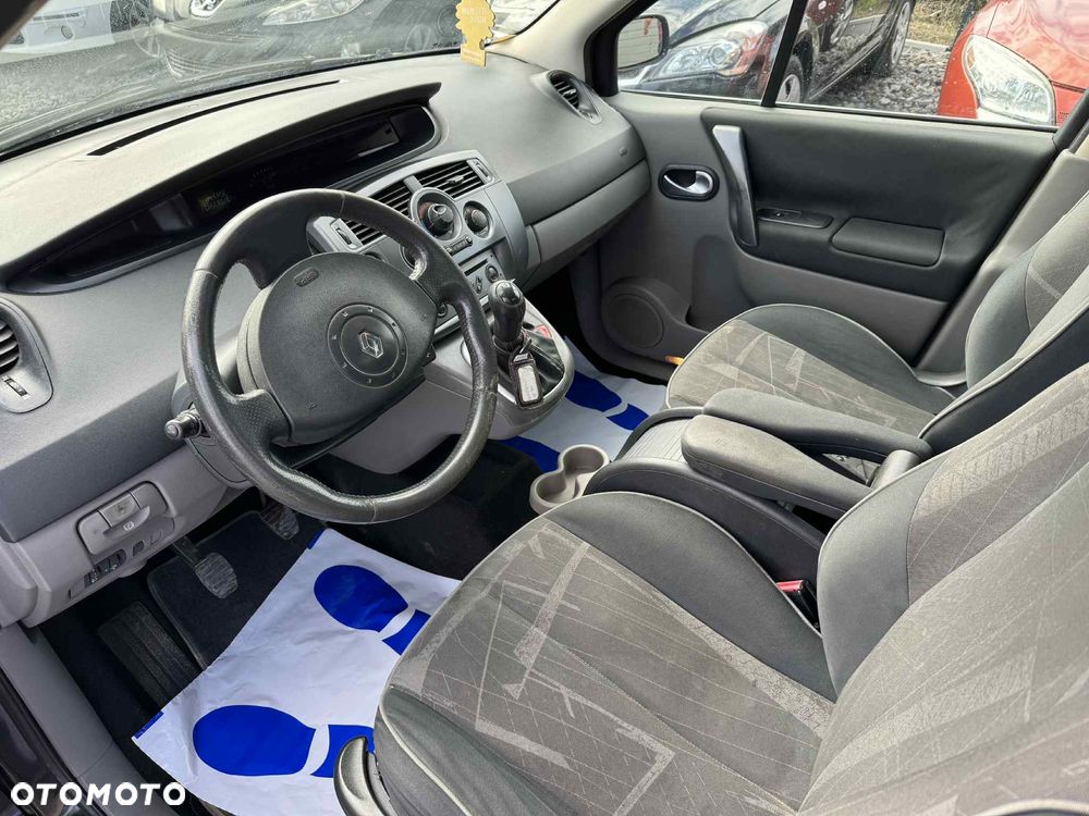 Renault Scenic 1.6 16V Luxe Expression - 9