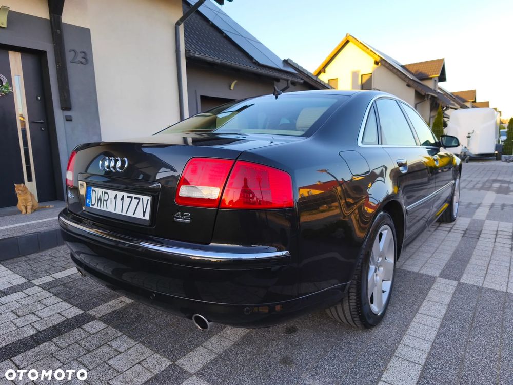 Audi A8 4.2 Quattro - 8