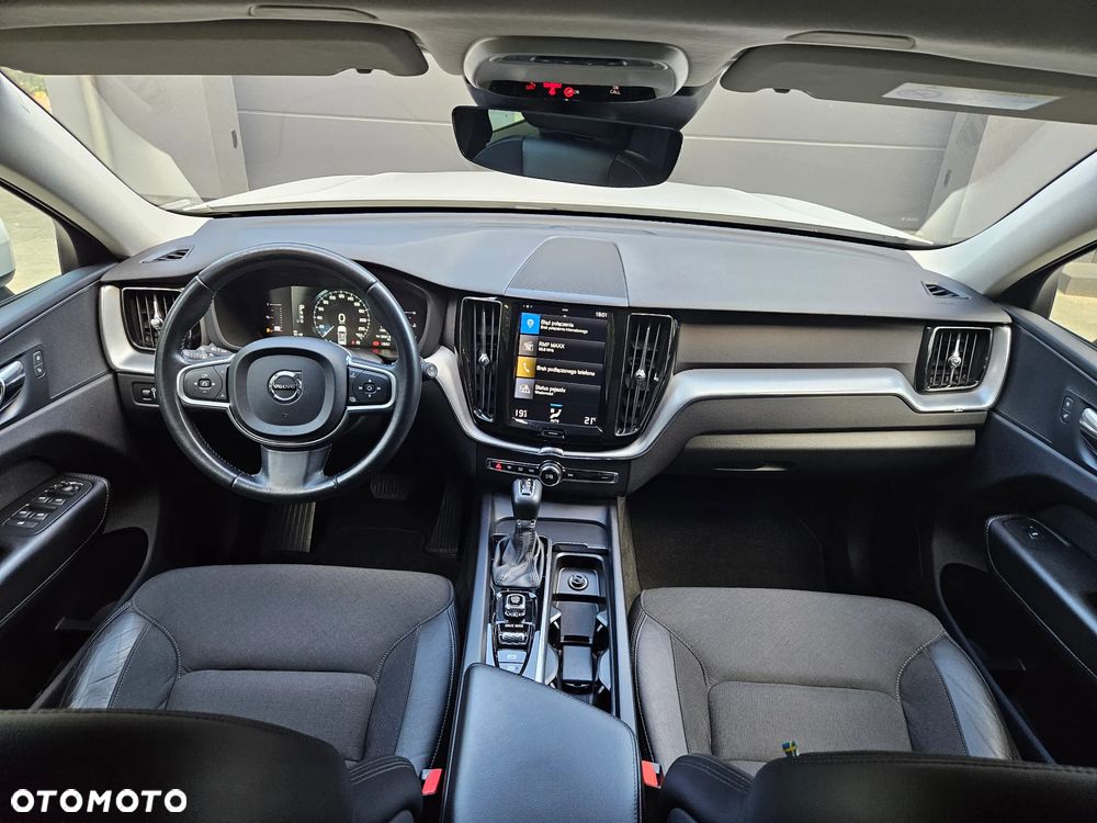 Volvo XC 60 D4 Momentum Pro - 30