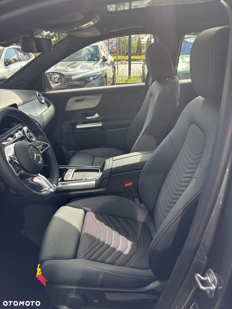 Mercedes-Benz GLA - 26