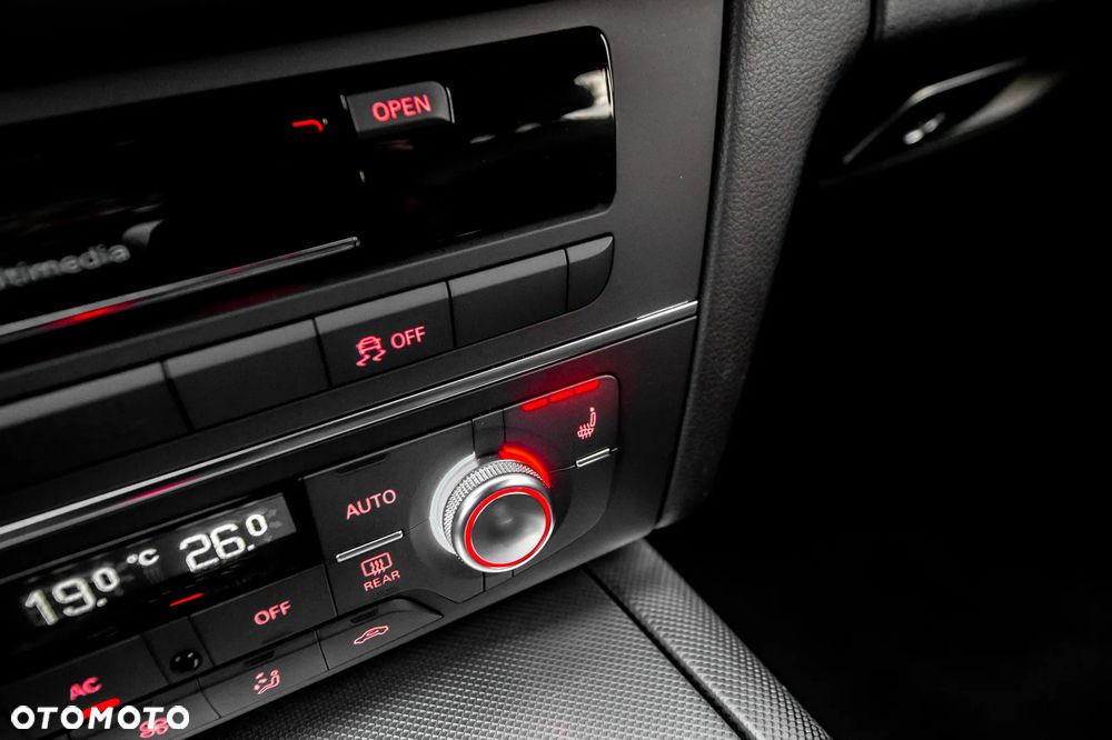 Audi A6 Avant 3.0 TDI DPF quattro S tronic - 37