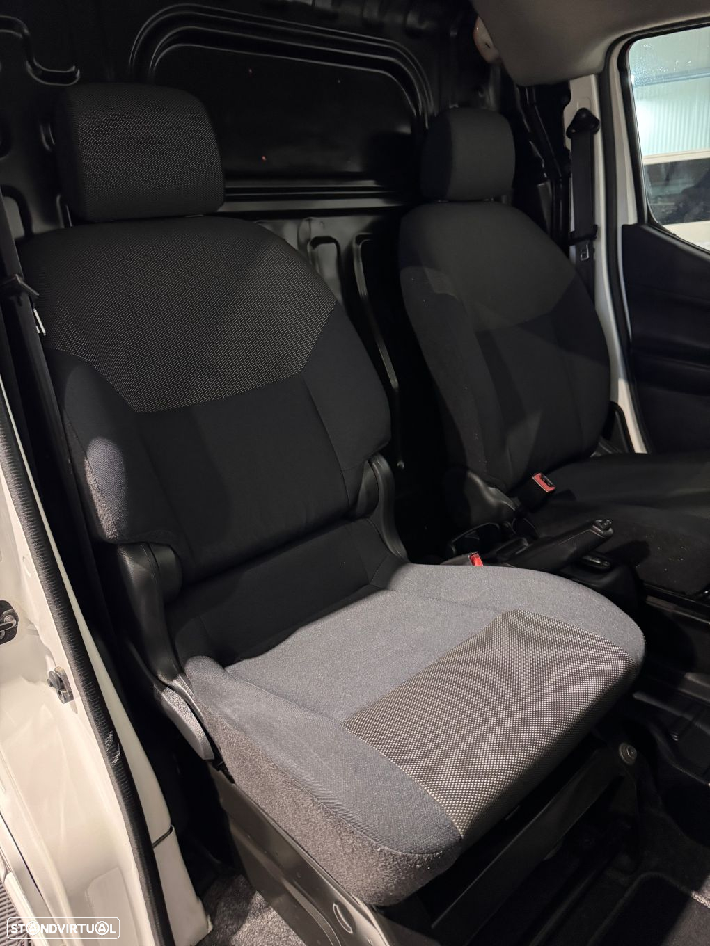 Nissan E-NV200 5p Premium Grelha - 37