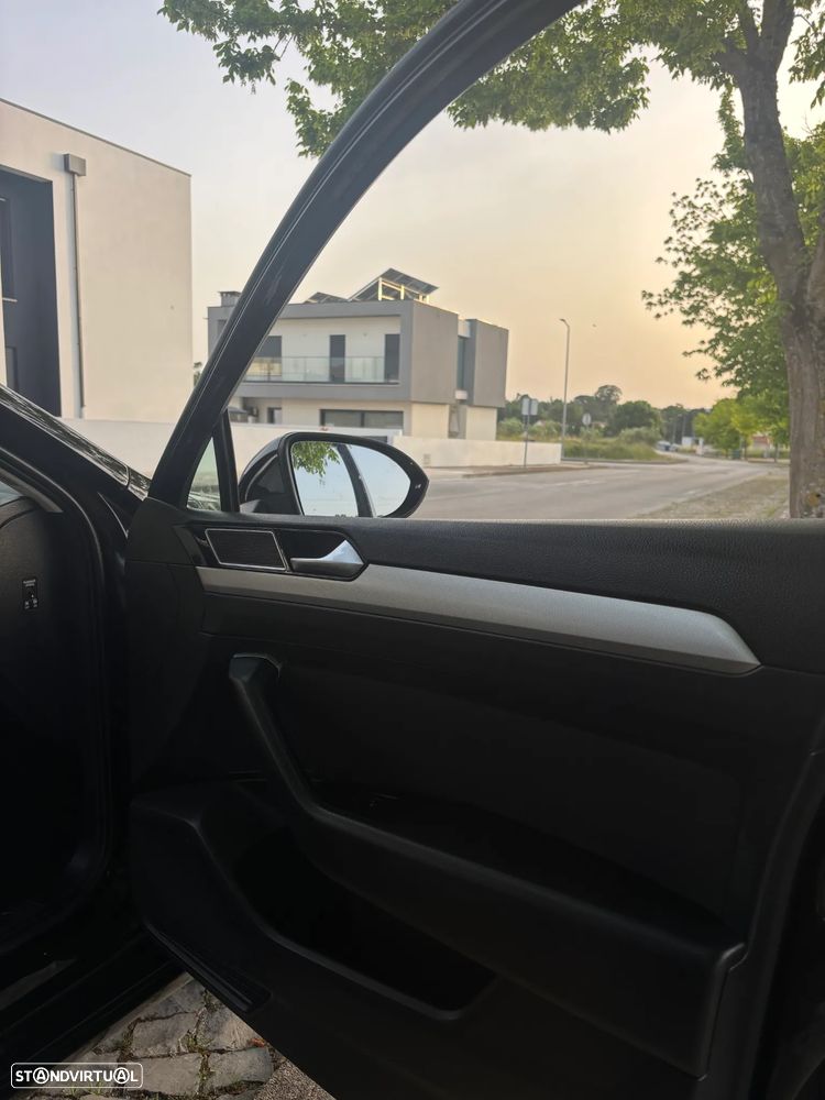 VW Passat Variant 2.0 TDI Confortline - 36