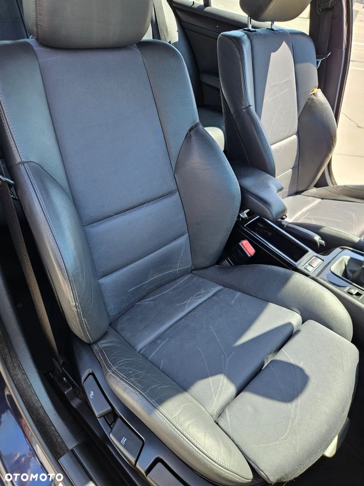BMW Seria 3 320i - 24