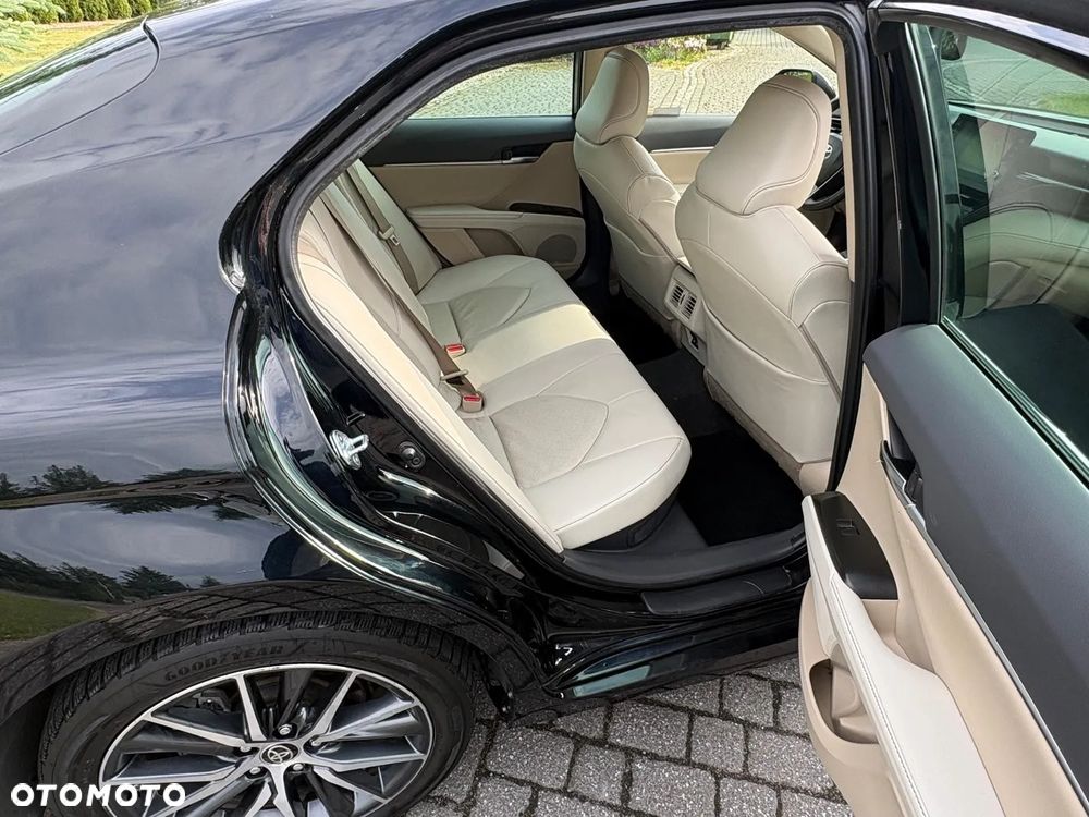Toyota Camry 2.5 Hybrid Executive CVT - 22