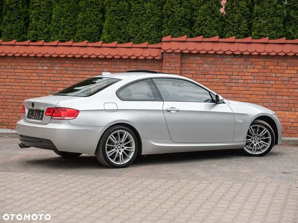 BMW Seria 3 325i xDrive M Sport Edition - 14