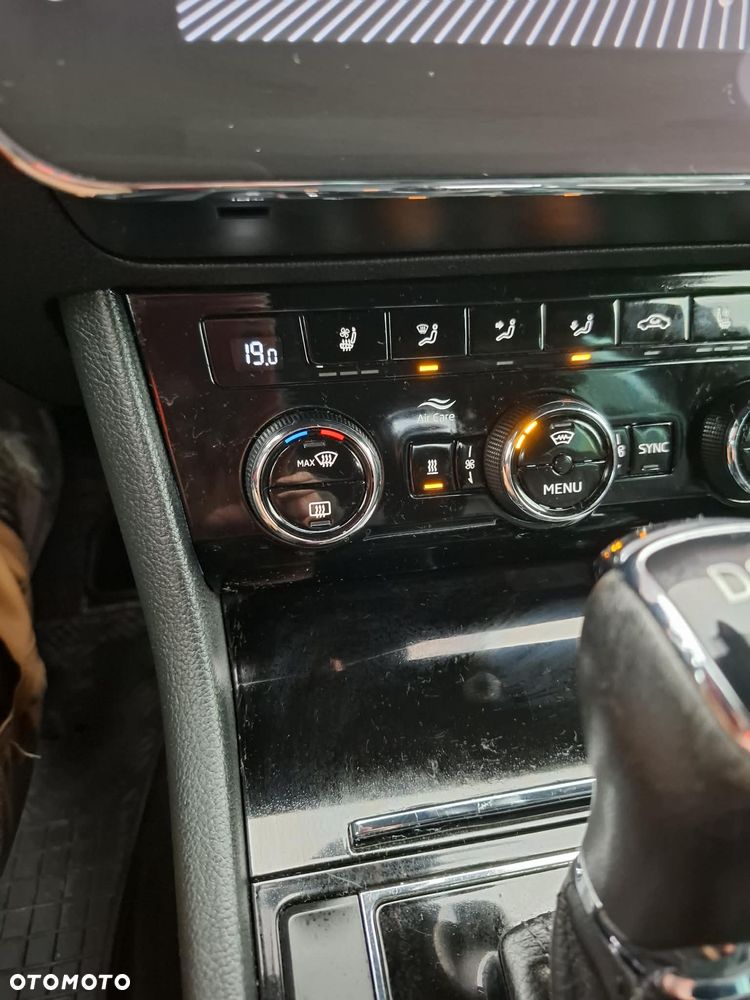 Skoda Superb 2.0 TDI 4x4 Active DSG - 37