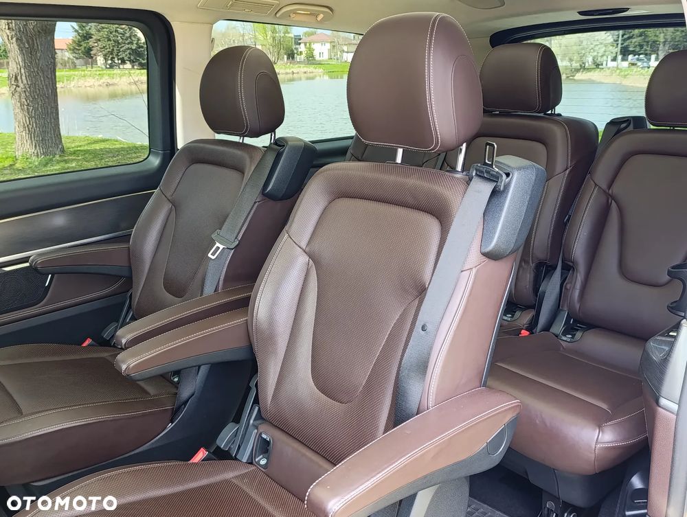 Mercedes-Benz Klasa V 250 d 4-Matic Exclusive 7G-Tronic - 28