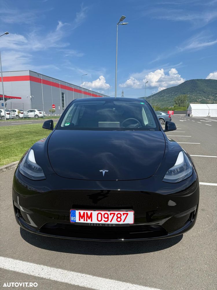 Tesla Model Y Long Range Dual Motor AWD - 1