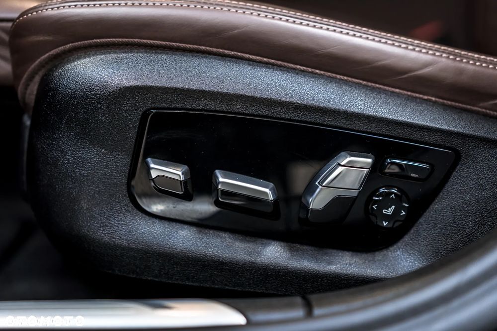 BMW Seria 7 740Li xDrive - 21