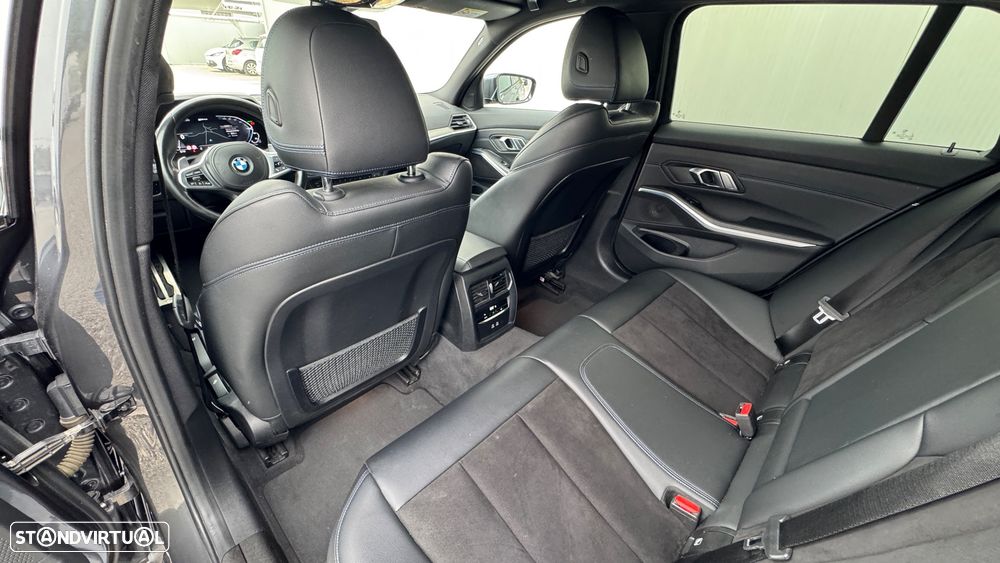 BMW 320 e Pack Desportivo M Auto - 29
