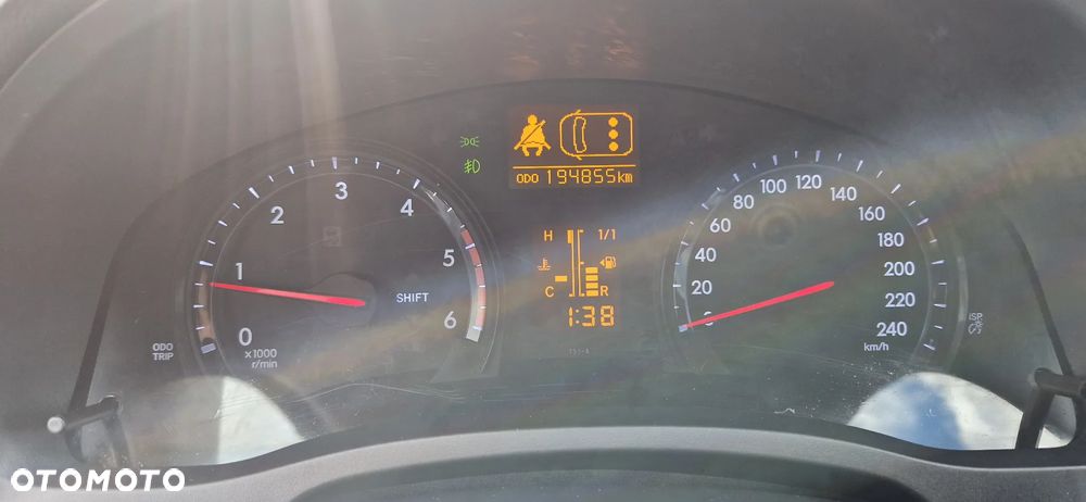 Toyota Avensis 2.2 D-4D Comfort - 23