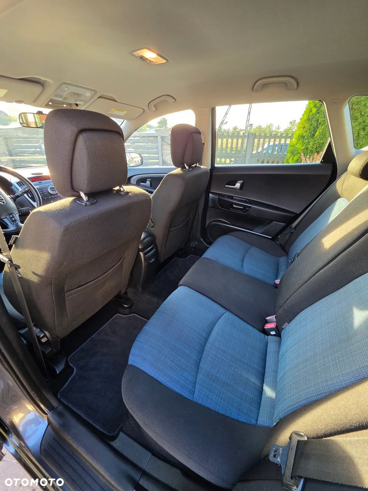 Kia Ceed - 9