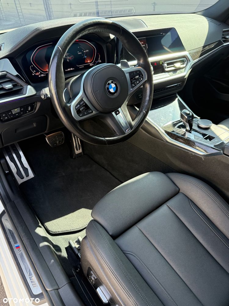 BMW Seria 3 330i xDrive M Sport - 29