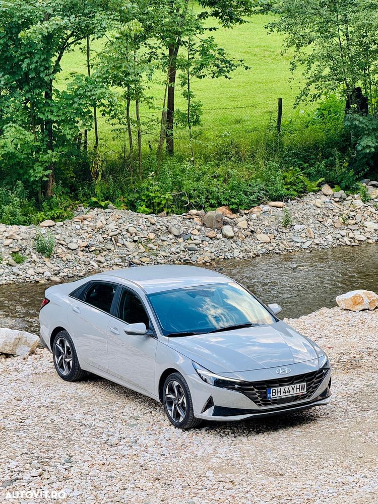Hyundai Elantra - 7