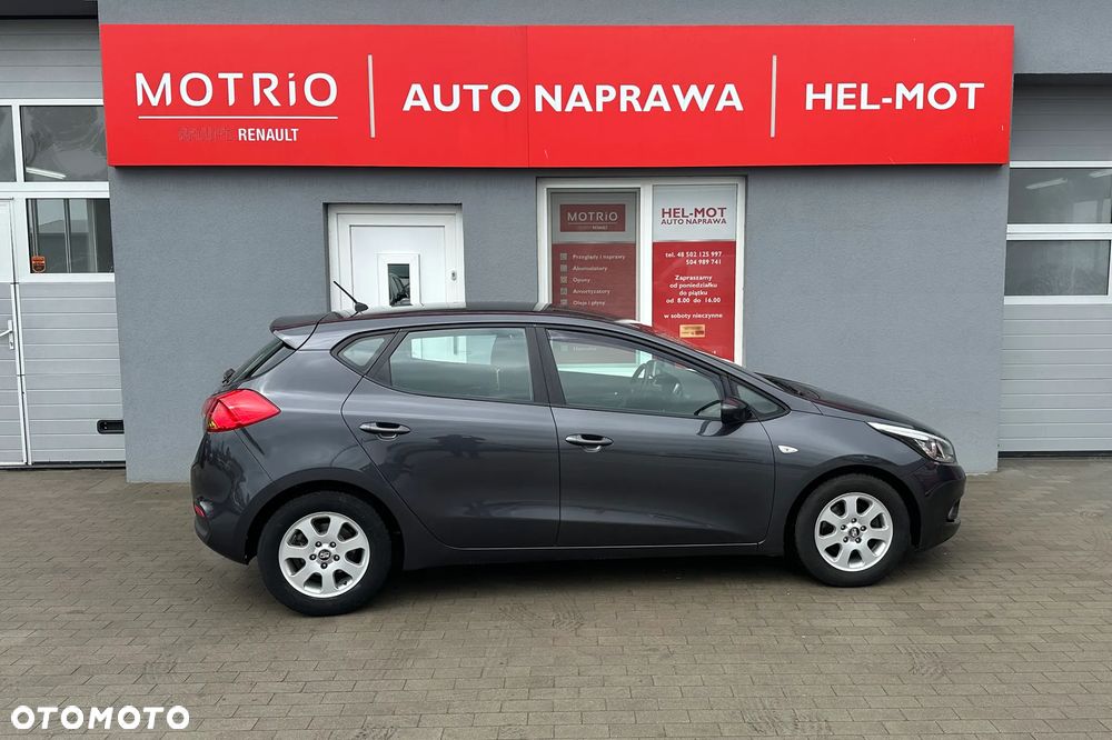 Kia Ceed - 10