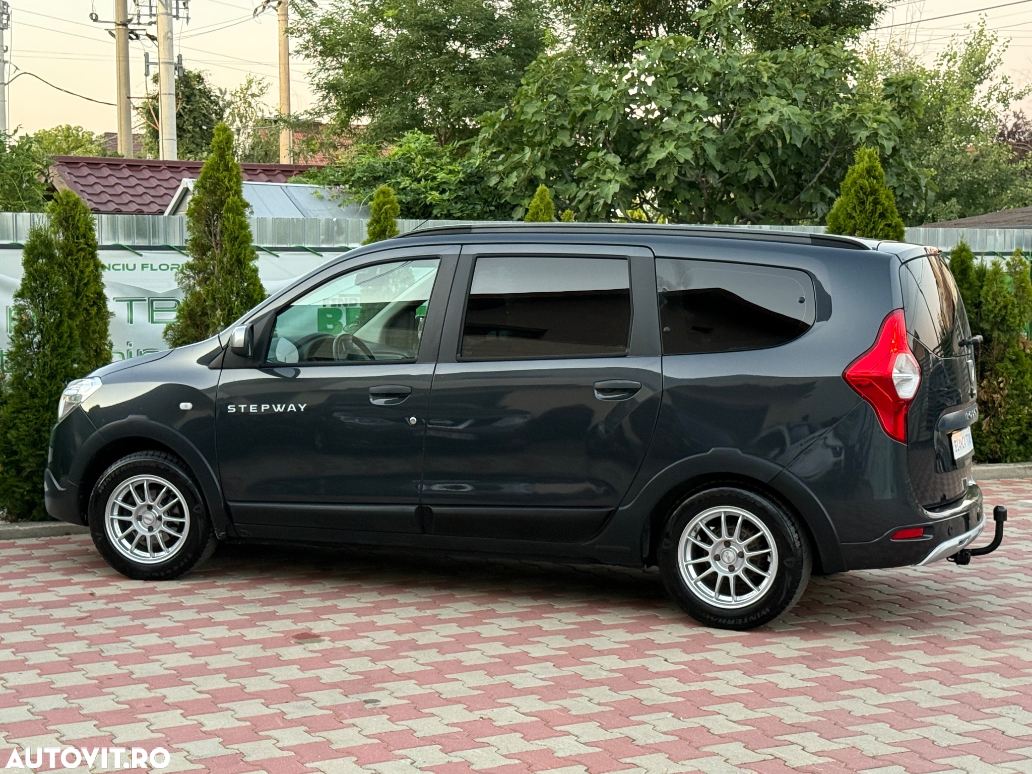 Dacia Lodgy 1.5 dCi Stepway - 9