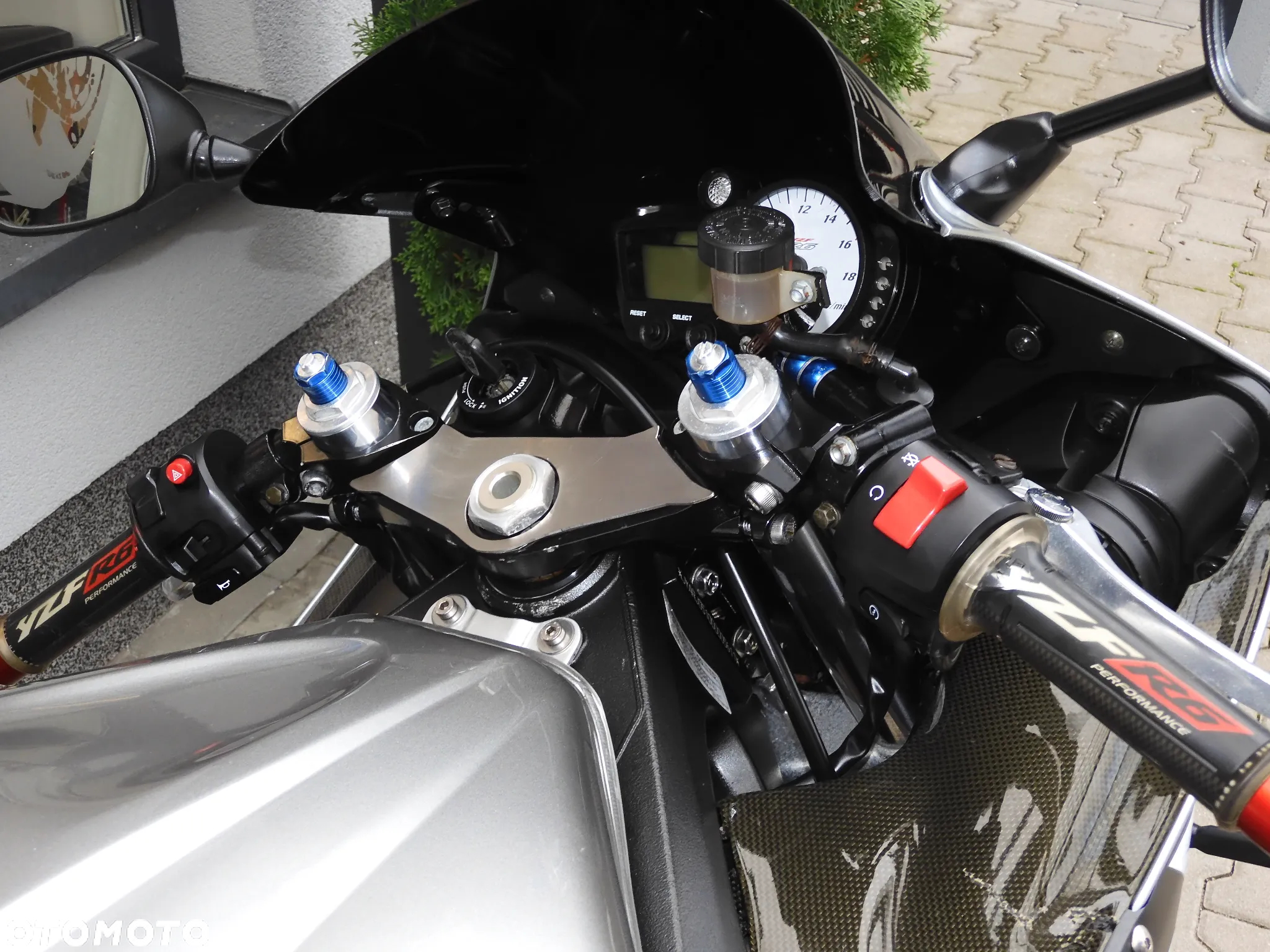 Yamaha R6 - 8