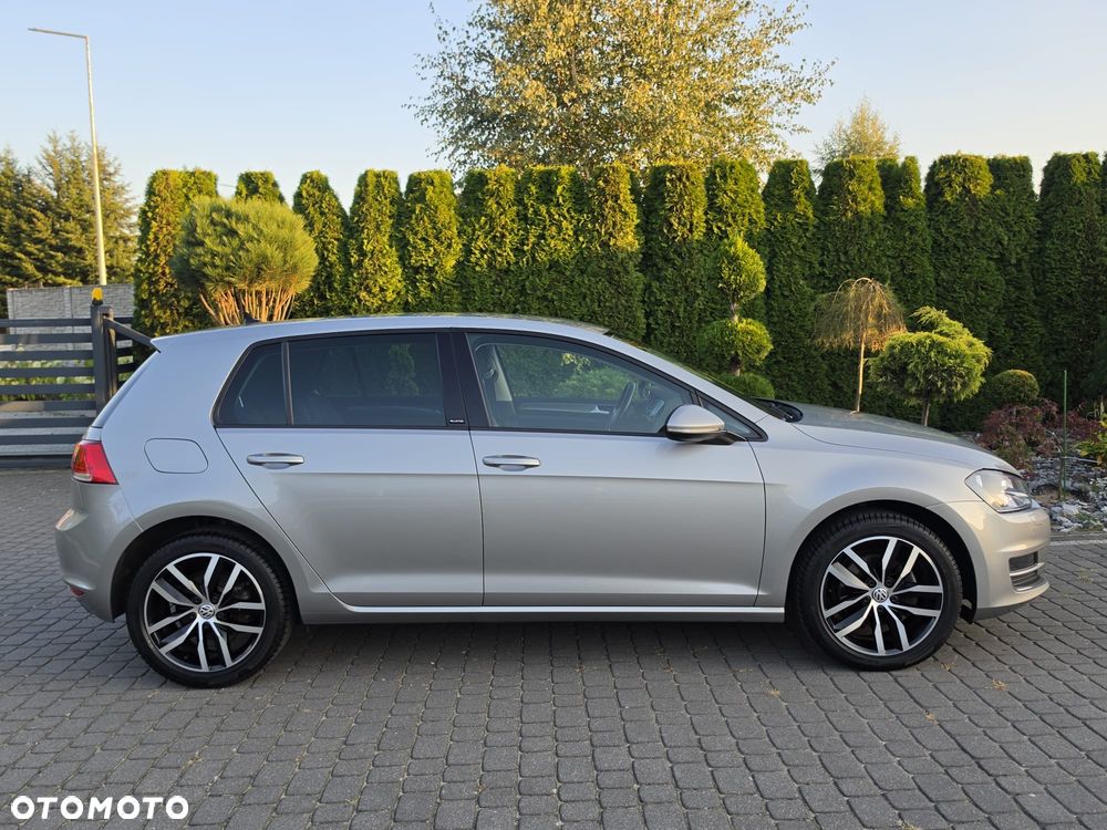 Volkswagen Golf - 10
