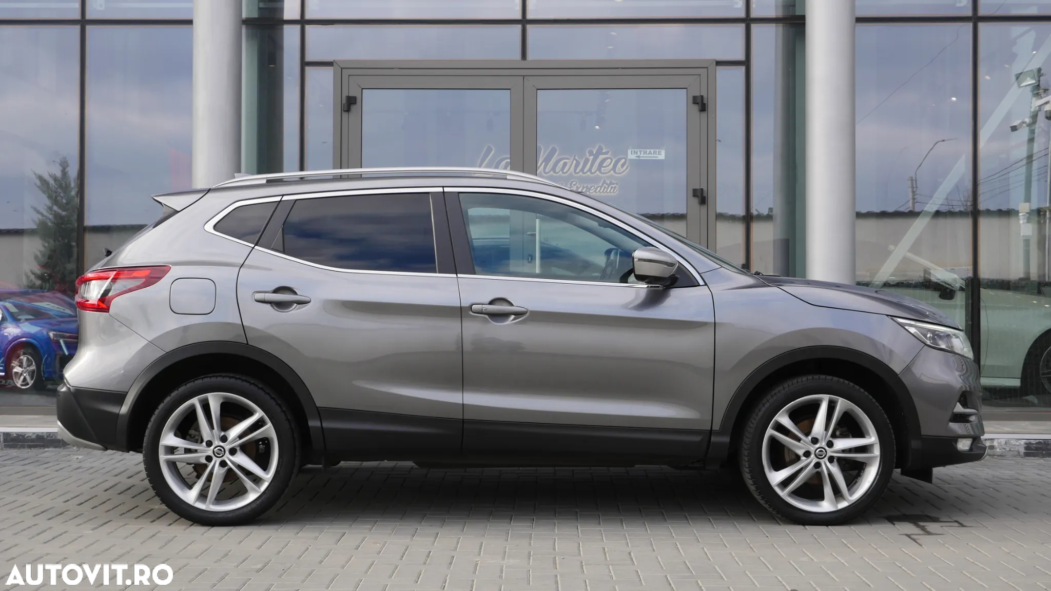 Nissan Qashqai 1.3 DIG-T N-MOTION - 9