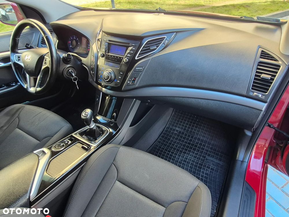 Hyundai i40 1.7 CRDi Comfort + - 19