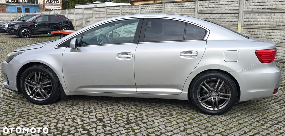 Toyota Avensis 2.0 D-4D Sol+NAVI - 8