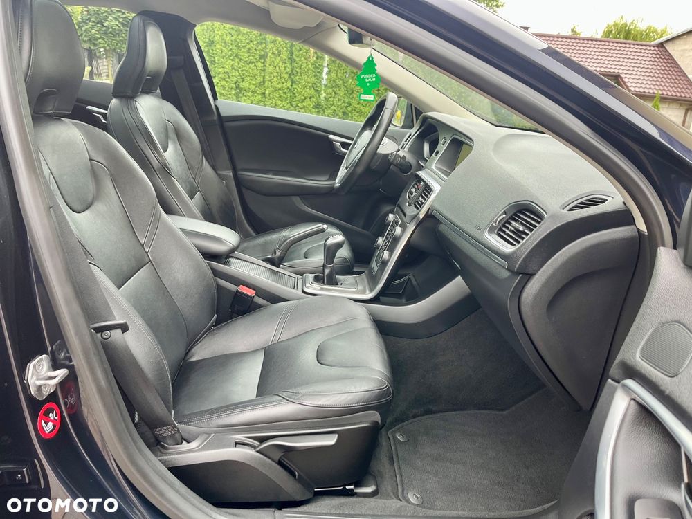 Volvo V40 D2 Momentum - 14