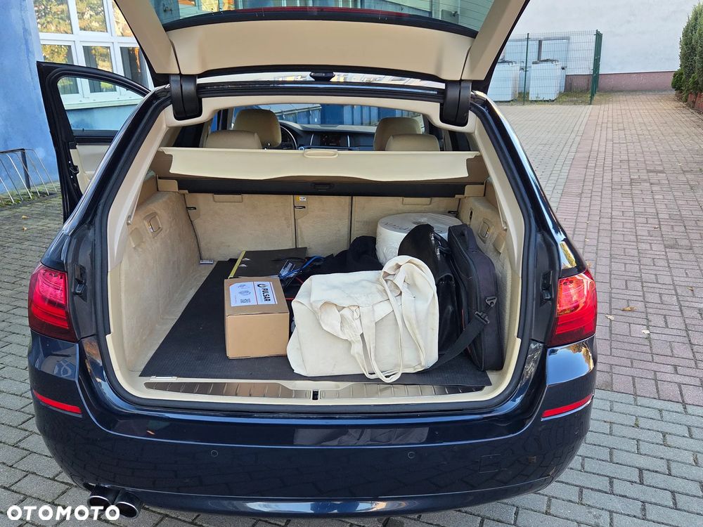 BMW Seria 5 520d - 24