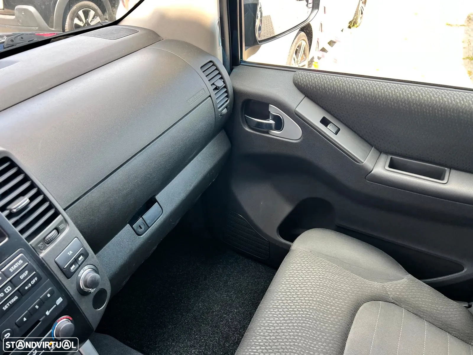 Nissan Navara 2.5 dCi CD LE Hi-Tech +P.Premium 4WD - 10