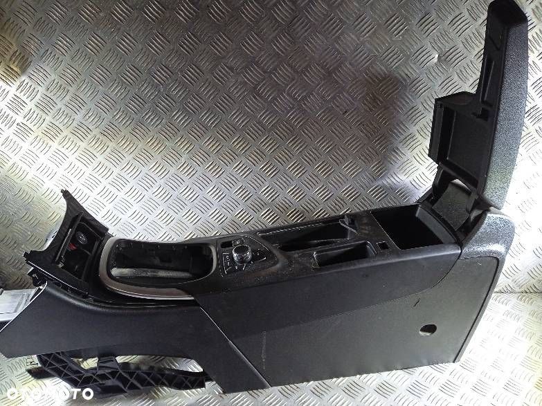 PODŁOKIETNIK OPEL INSIGNIA A - 1