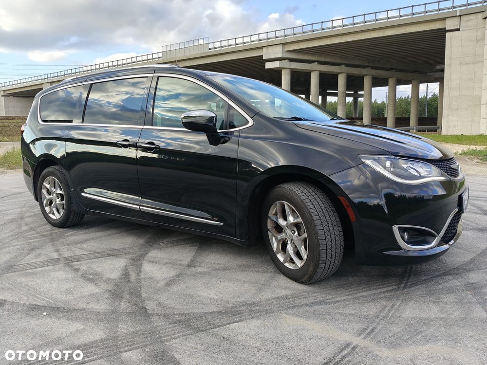 Chrysler Pacifica - 10