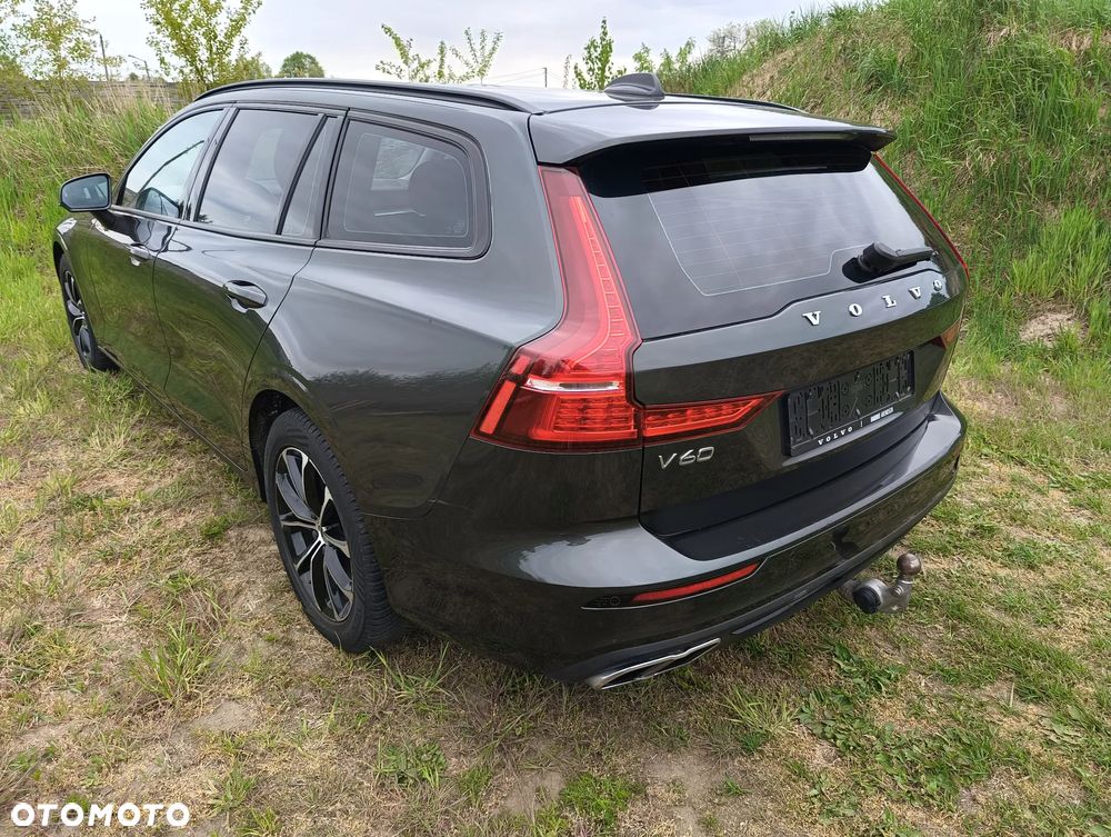 Volvo V60 B3 B Momentum - 1