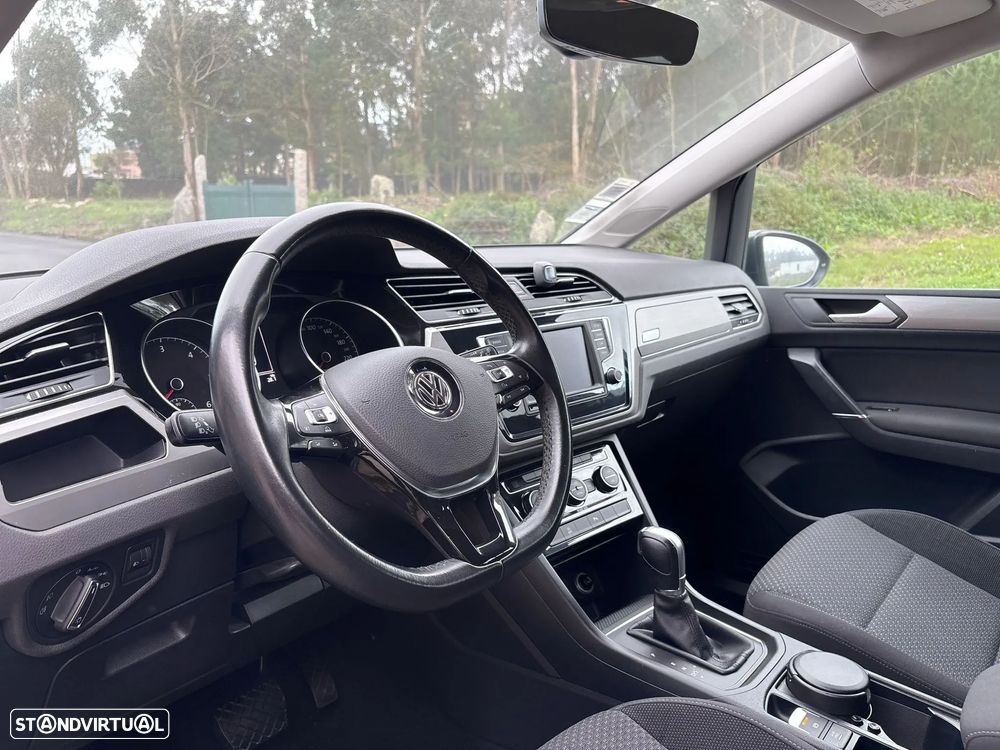 VW Touran 1.6 TDI Highline DSG - 26