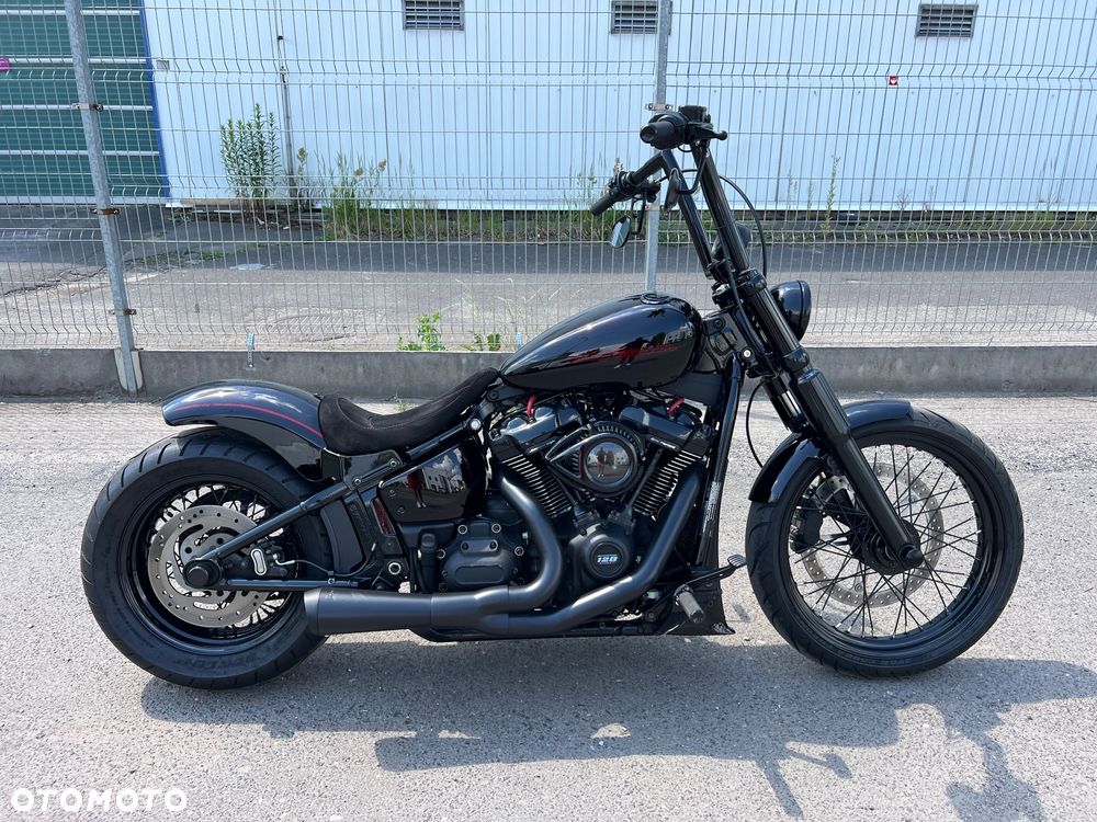 Harley-Davidson Softail Street Bob - 1