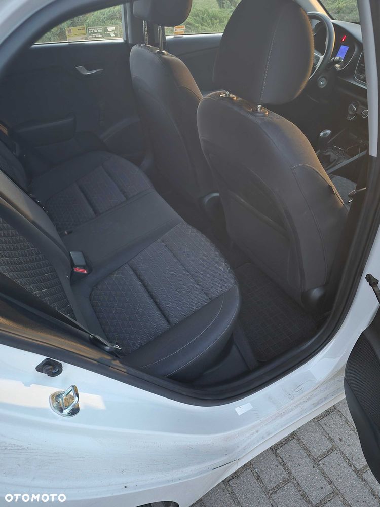 Kia Rio - 6