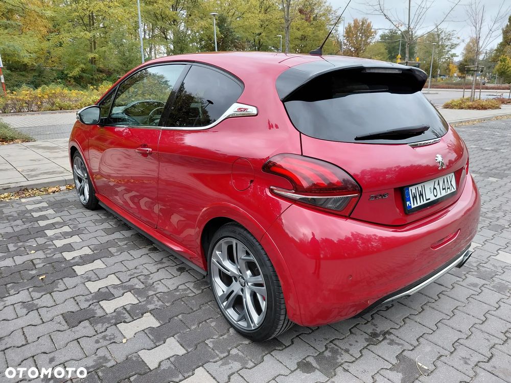 Peugeot 208 2013 photo 4