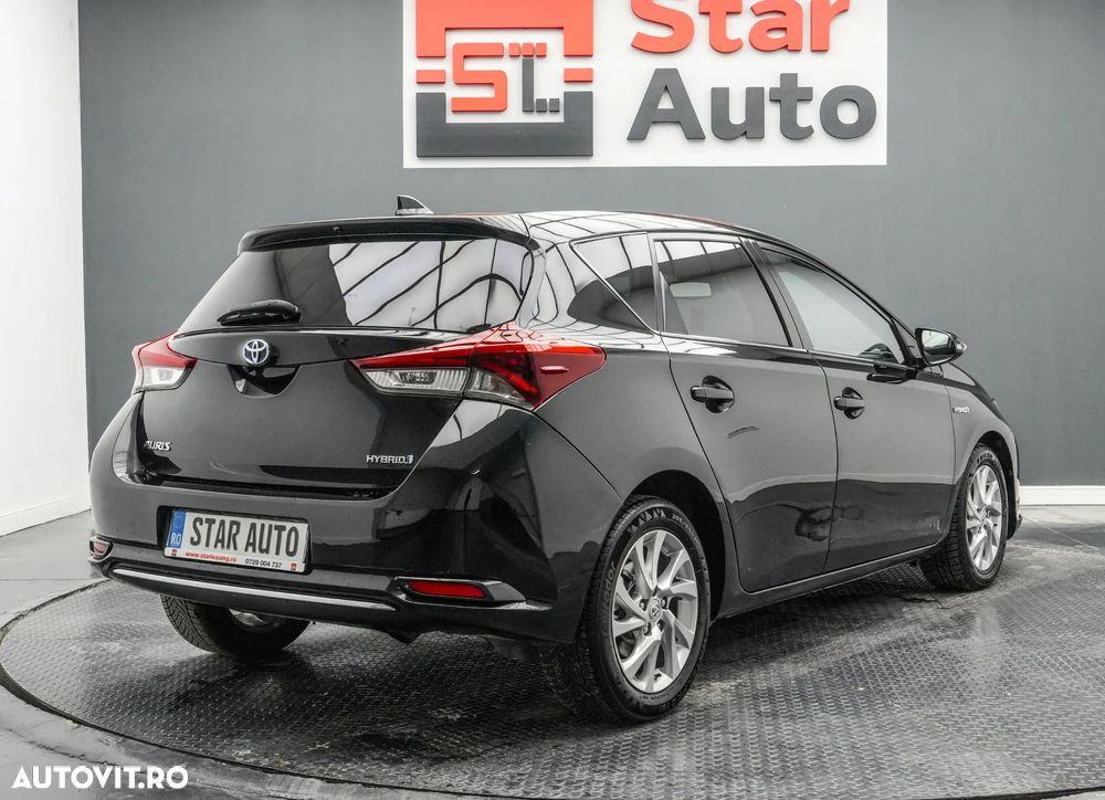 Toyota Auris 1.8 L VVT-i Hybrid Sol + - 6