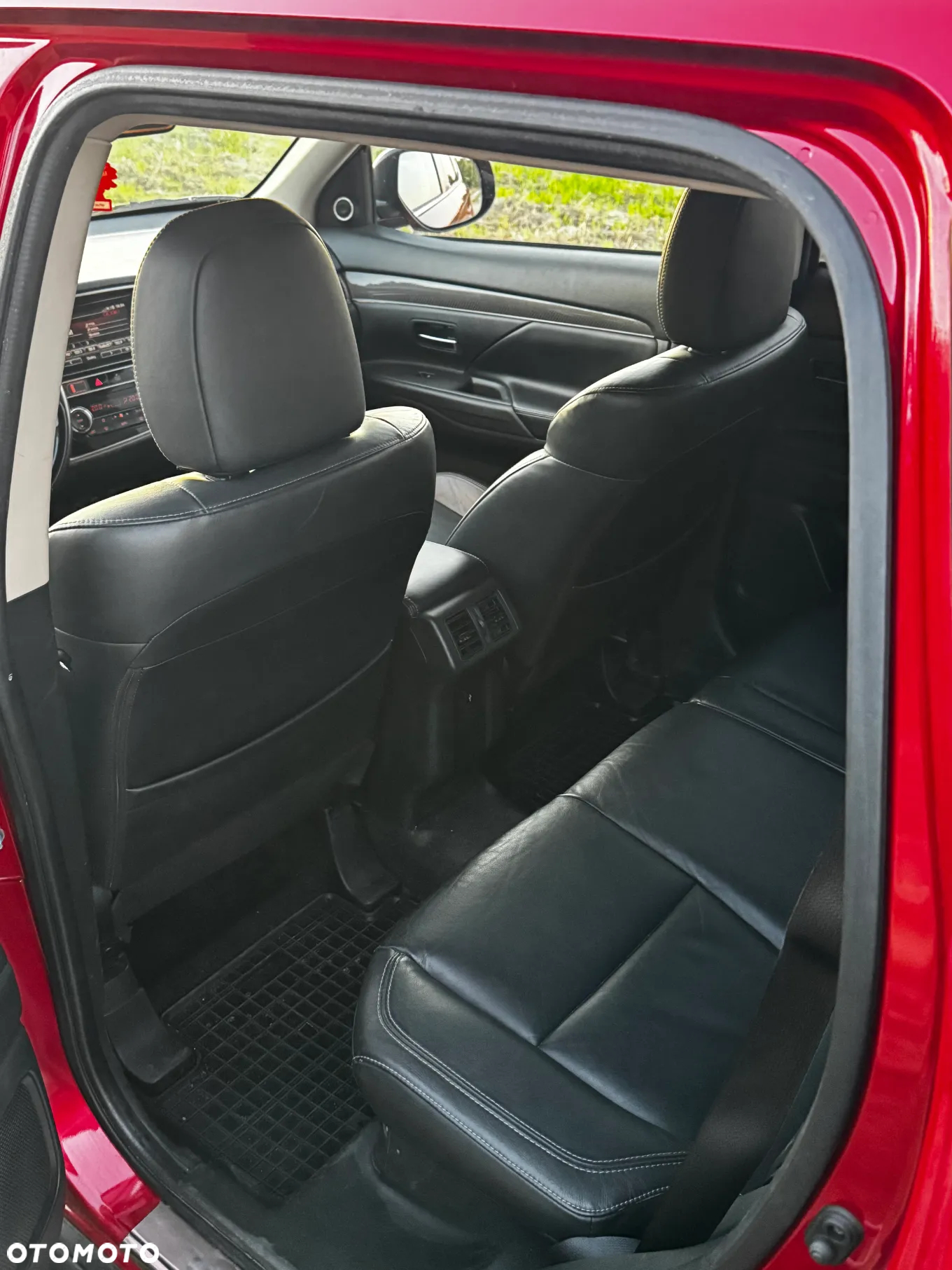 Mitsubishi Outlander 2.0 Instyle + 4WD CVT - 18