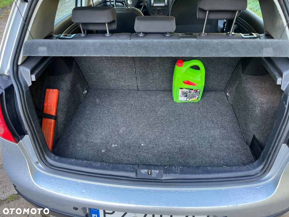 Volkswagen Golf - 11