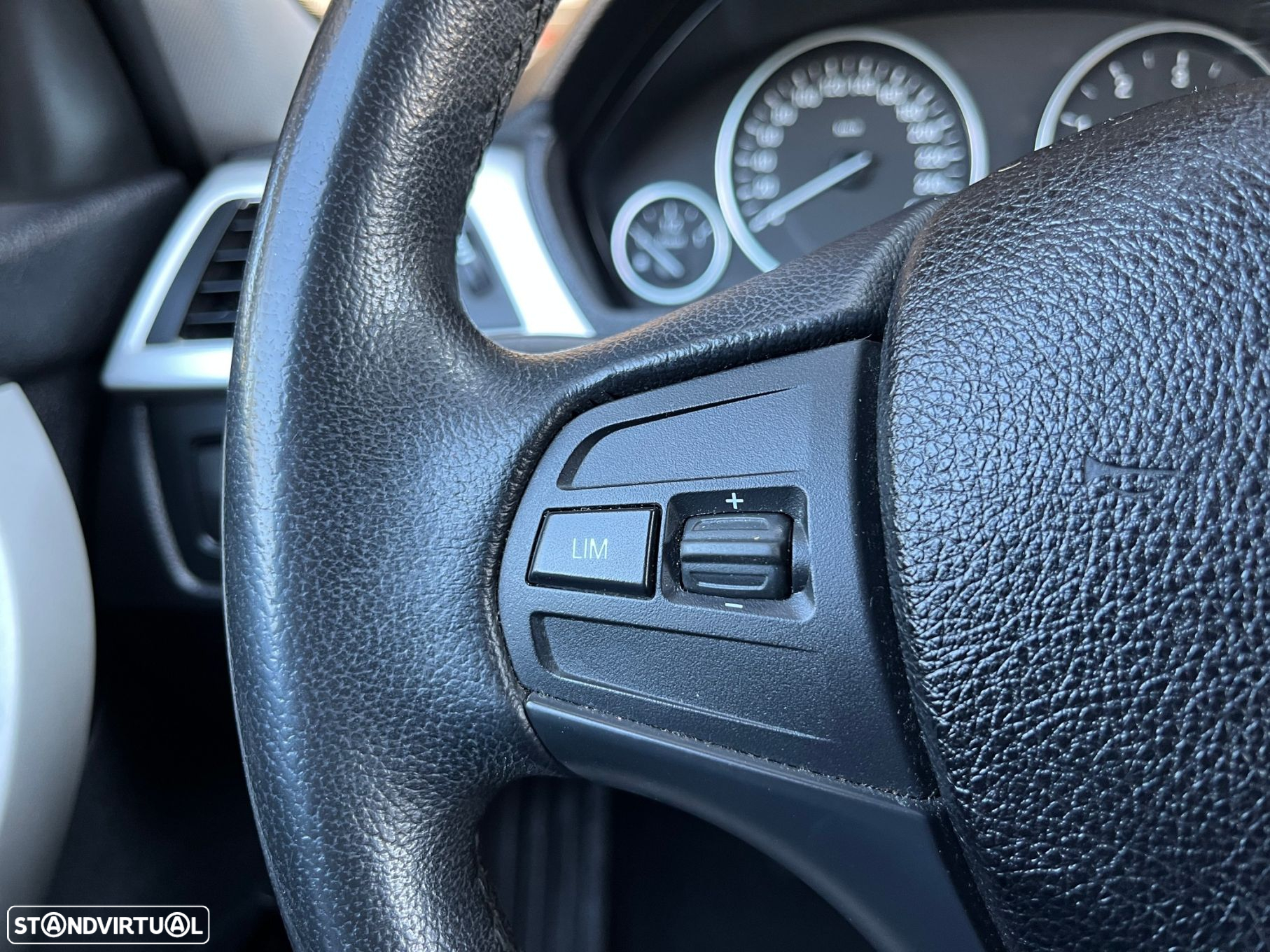 BMW 320 d Touring Auto - 30
