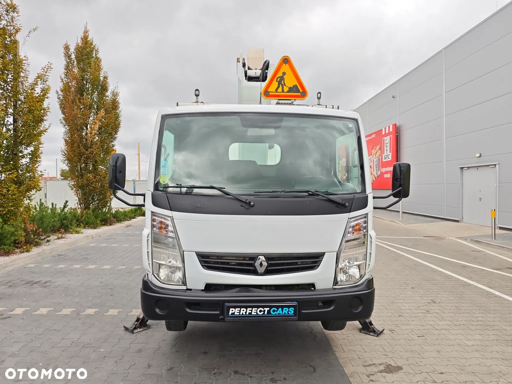 Renault Maxity - 4
