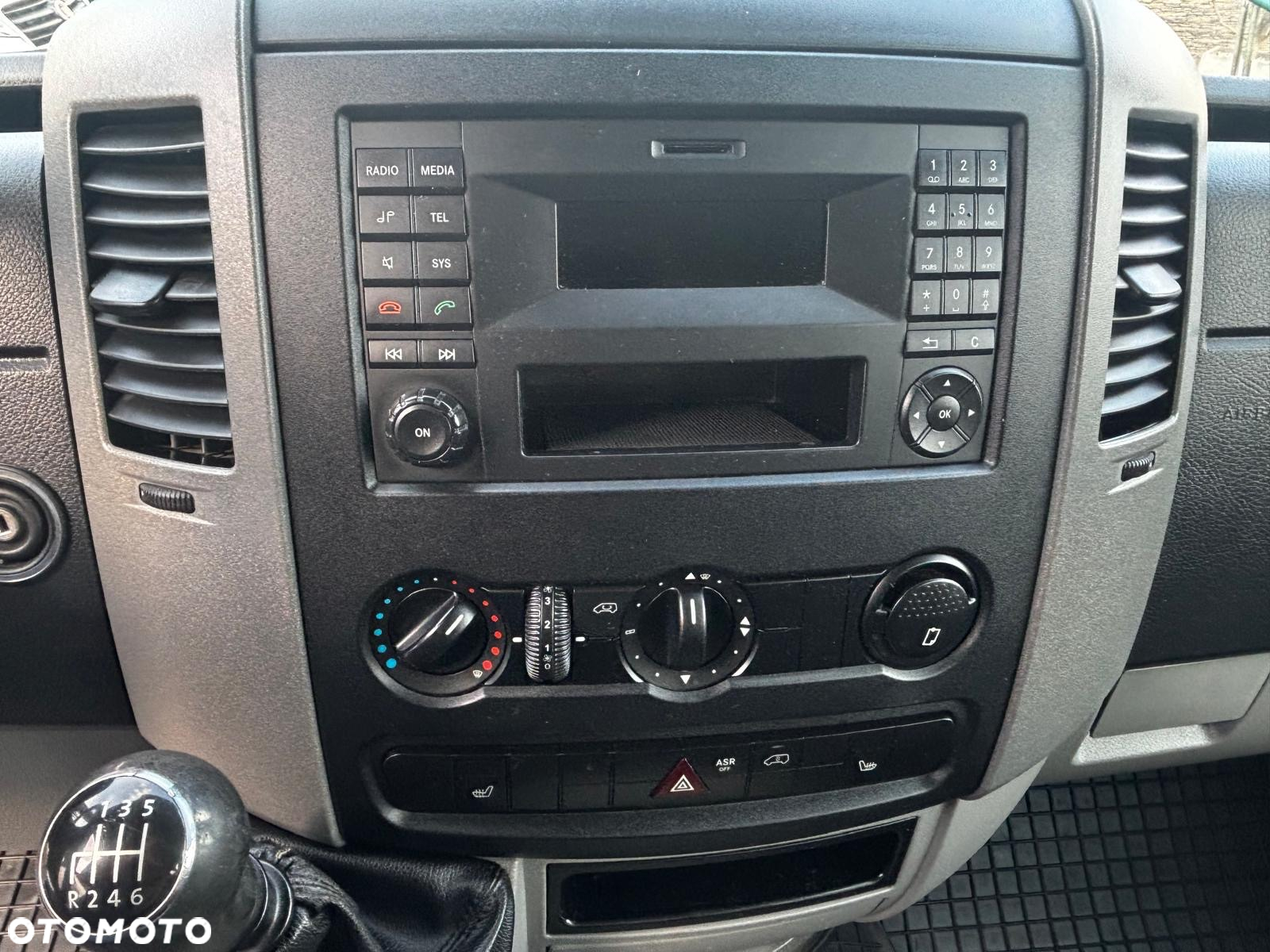 Volkswagen Crafter Doka 6 osób ze Skrzynką, Brygadówka Dubel kabina - 11