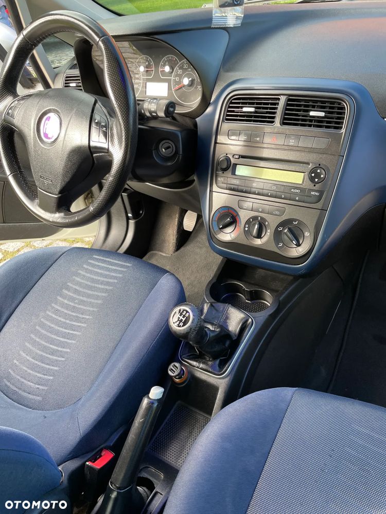 Fiat Grande Punto - 12