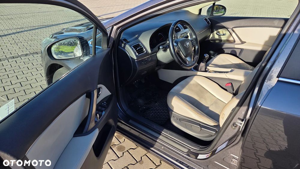 Toyota Avensis 1.8 Sol plus NAVI - 7