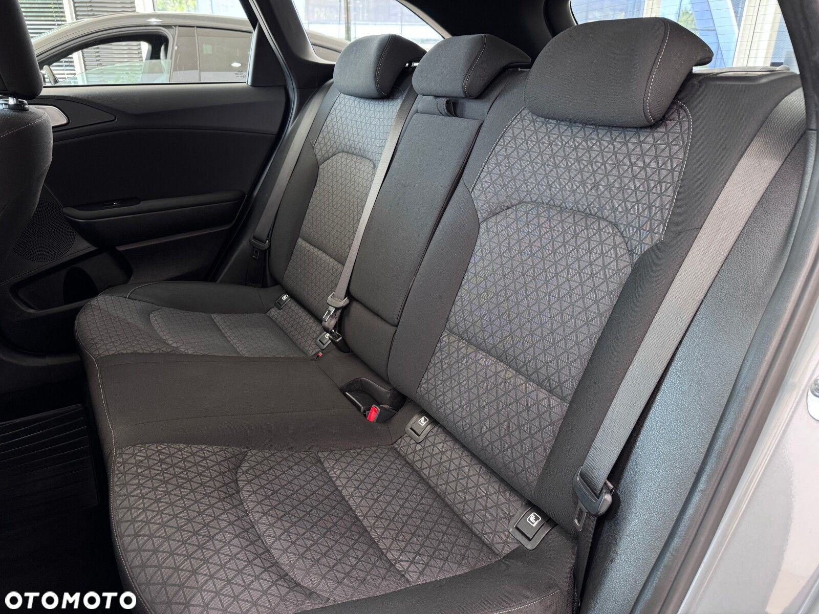 Kia Ceed - 13