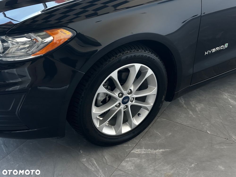 Ford Fusion - 11