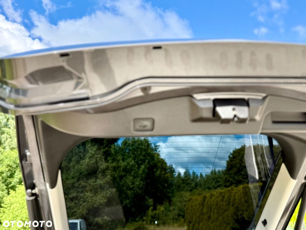 Ford Mondeo - 32