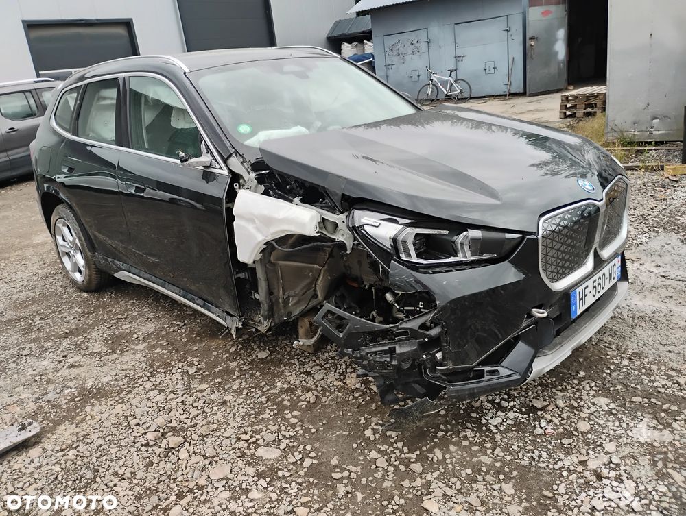 BMW Ix1 2025 photo 3